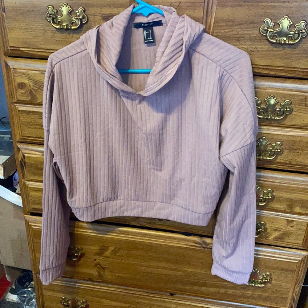 Crop sweatshirt and pant set